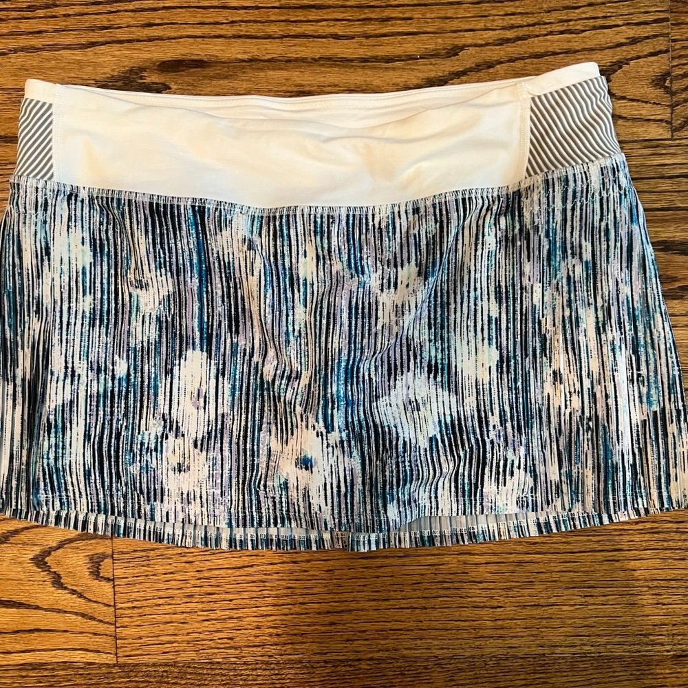 Lululemon Pleat To Street Skirt - size 10 - Multi-colored - EUC
